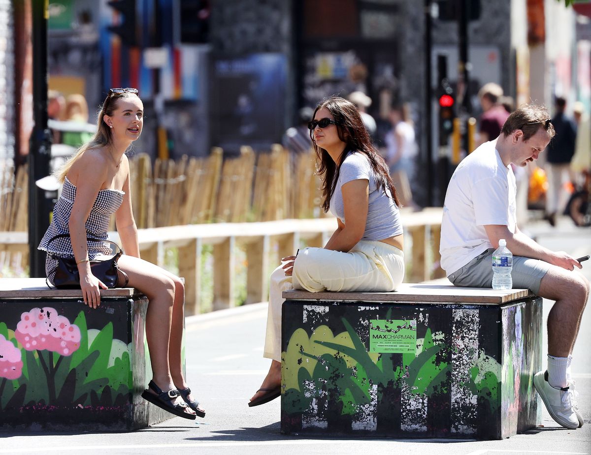 Bank holiday weekend , sunny Sunday weather pictures in the Northern Quarter and New Islington