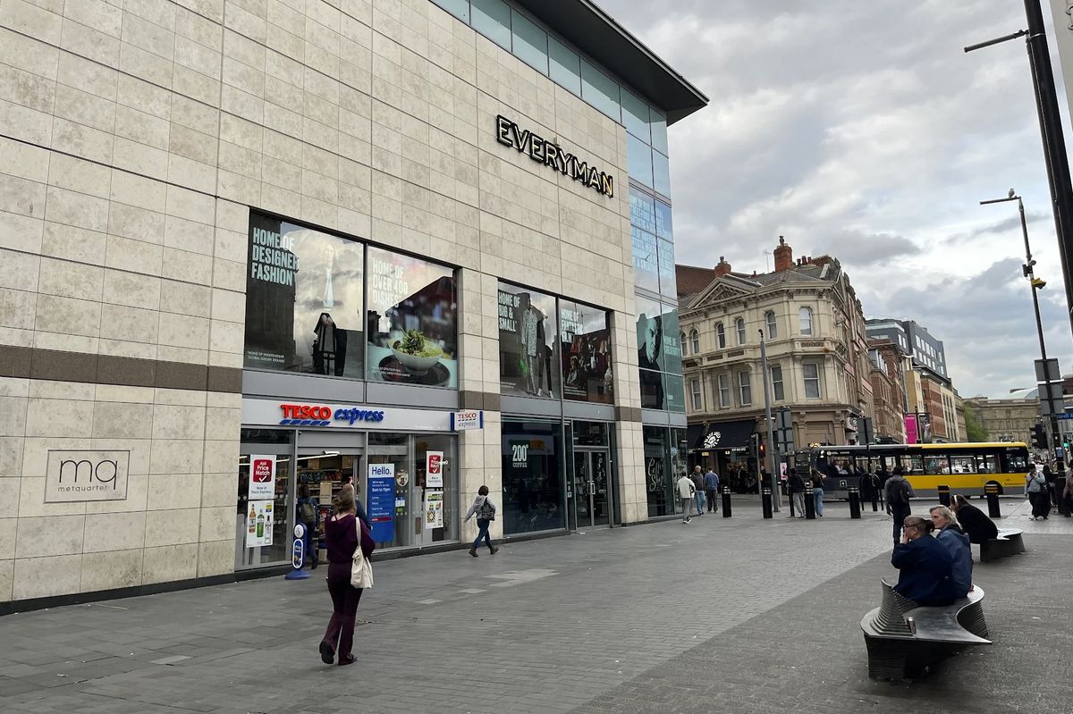 Armed police were called to Whitechapel on Friday evening