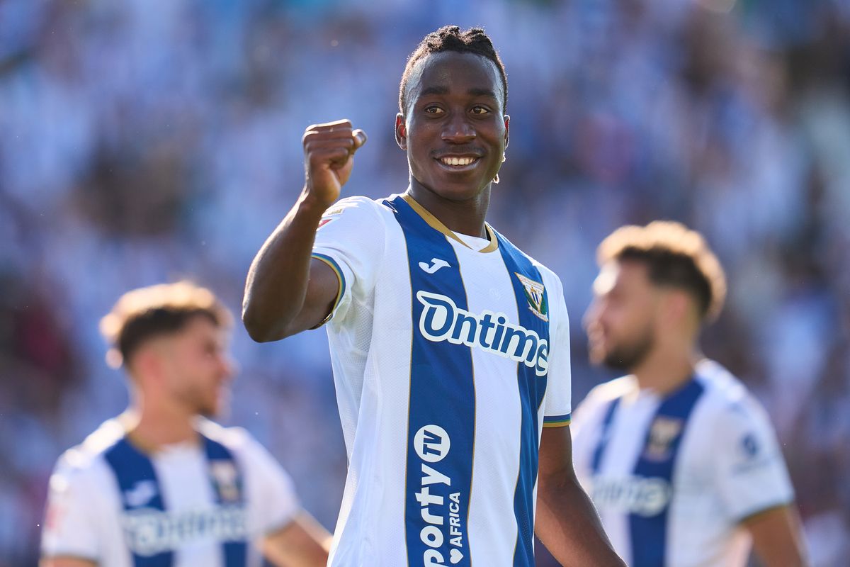LEGANES, SPAIN - MAY 24: Yan Diomande of CD Leganes celebrates after scoring the team's second goal during the LaLiga match between CD Leganes and Real Valladolid CF at Estadio Municipal de Butarque on May 24, 2025 in Leganes, Spain. (Photo by Aitor Alcalde Colomer/Getty Images)