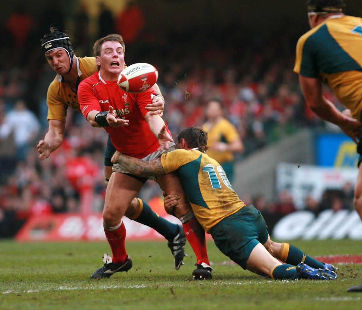 Welsh hooker Matthew Rees playing in 2006