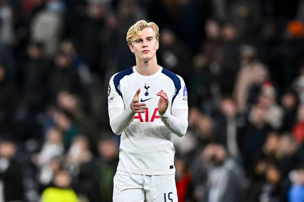 Lucas Bergvall of Tottenham Hotspur