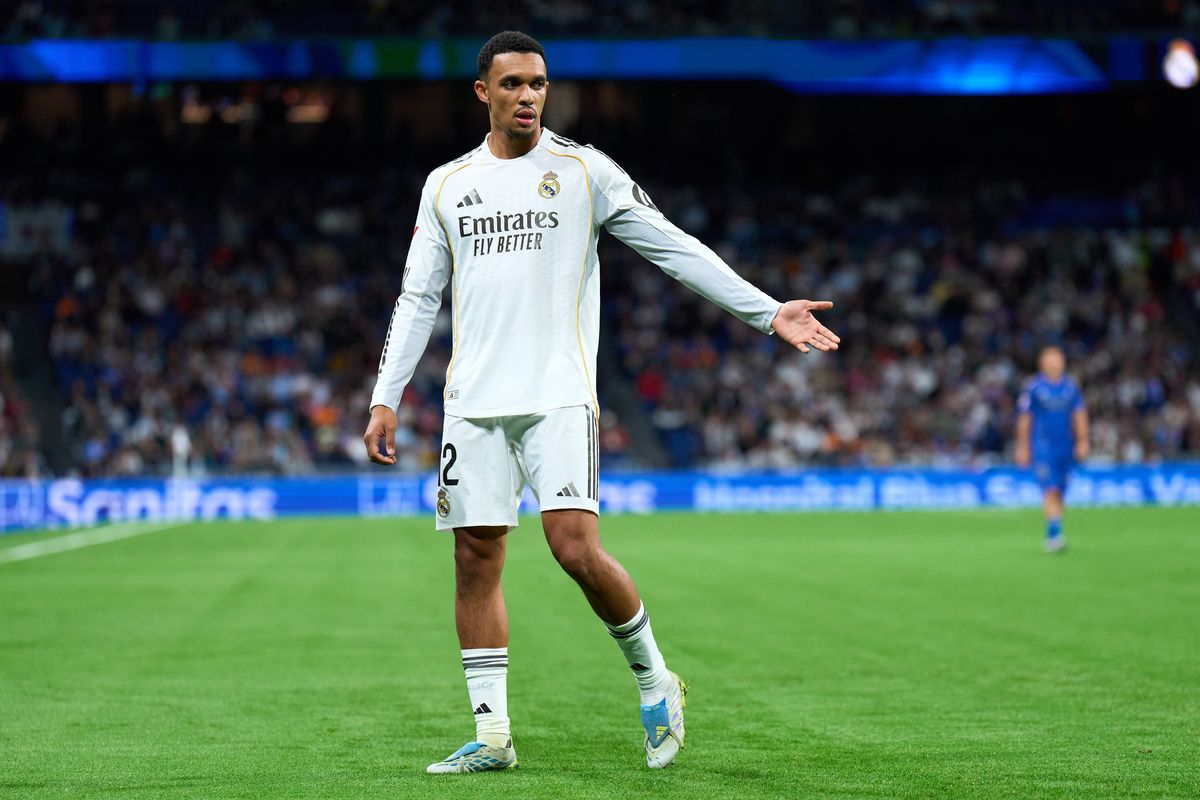 Trent Alexander-Arnold of Real Madrid gestures during the LaLiga EA Sports match between Real Madrid CF and Real Oviedo