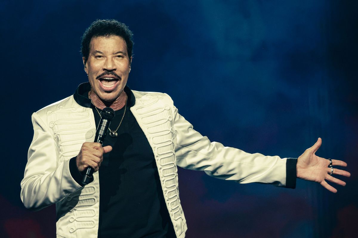 Lionel Richie cut show short