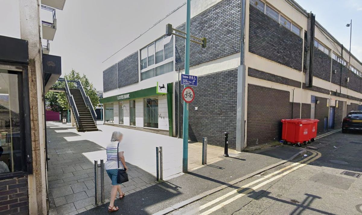 Lloyds Bank in Huyton town centre