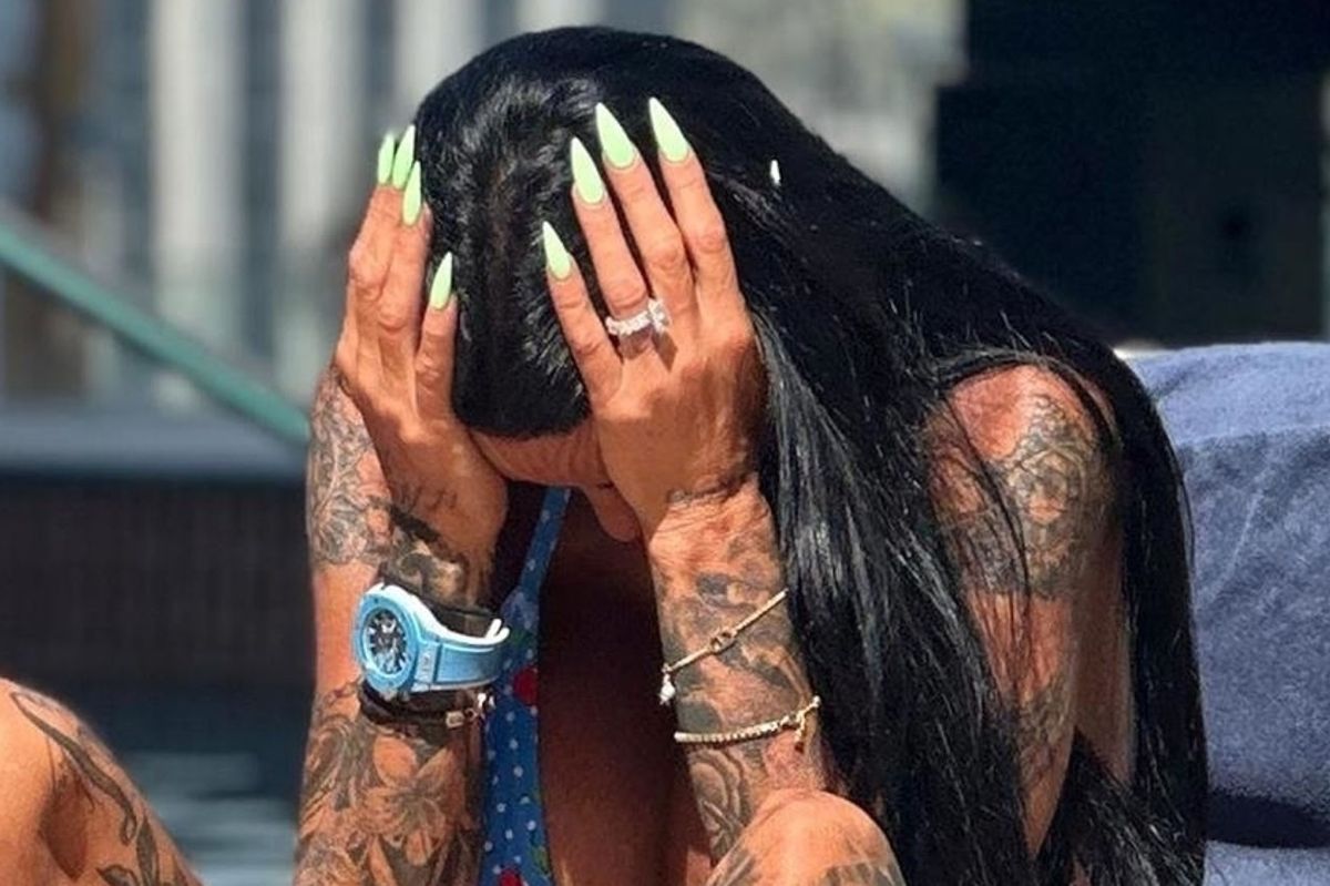 Katie Price was seen with her head in her hands