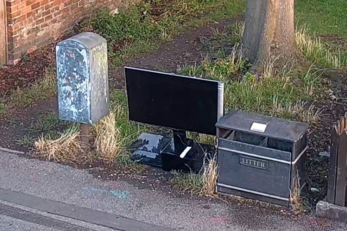 Waste fly-tipped on Cave Street, Hull.