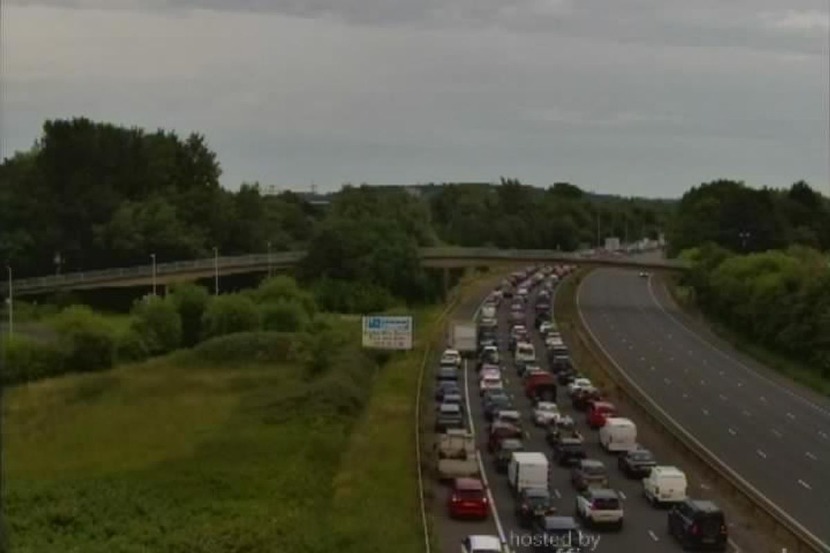 M5 traffic backing up after incident on Avonmouth bridge - J20 to J19