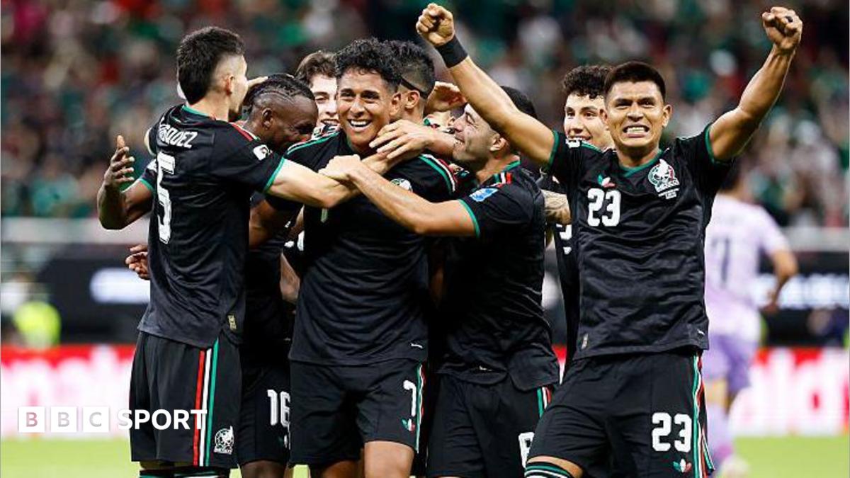 Luis Romo celebrates with teammates scoring his team's goal during the 2026 World Cup Group Amatch between Mexico and South Korea at the Guadalajara Stadium