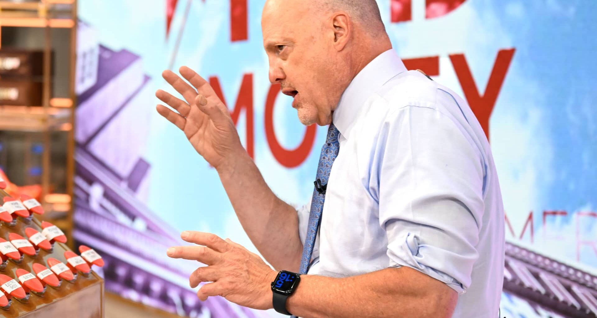Jim Cramer says next week's economic data will drive the markets