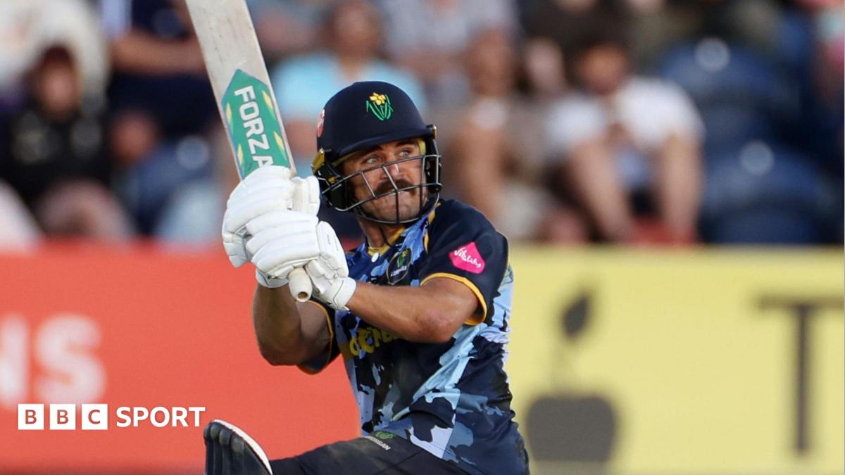 Kiran Carlson batting