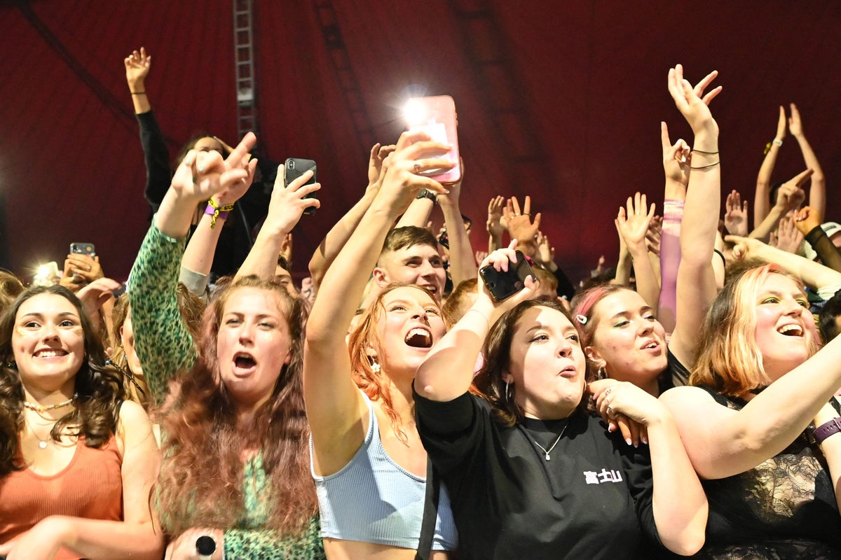 Going to a music festival this summer? Financial expert reveals how to enjoy yourself on a budget