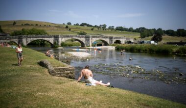 Amber heat health alert issued as heatwave expected to hit UK