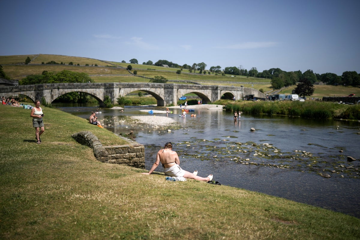 Amber heat health alert issued as heatwave expected to hit UK