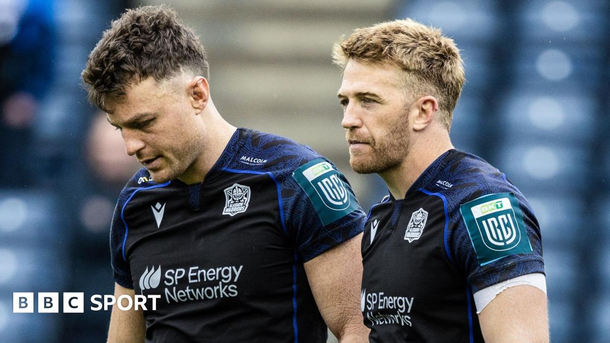 Bulls celebrate after beating Glasgow Warriors