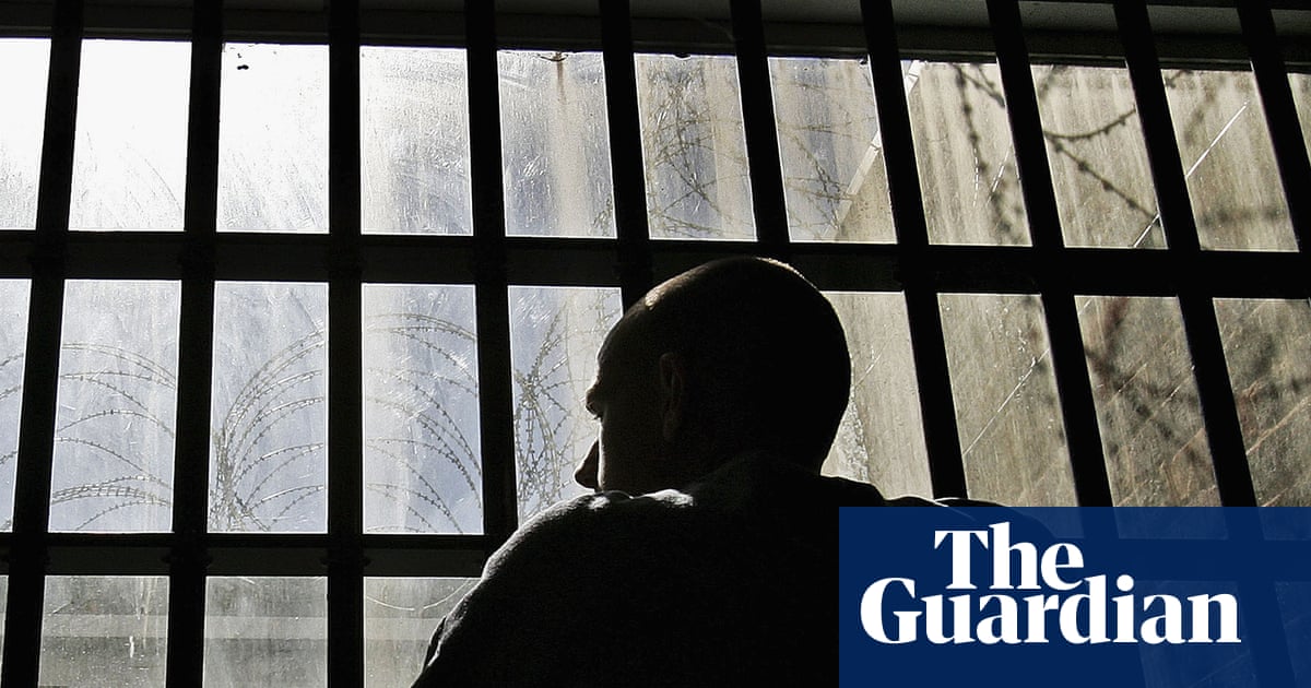 Drug diversion schemes cut reoffending rates more than prosecution, study says | Police