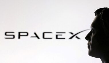 Musk’s $1.75 trillion moonshot hits gravity as analysts slash SpaceX value