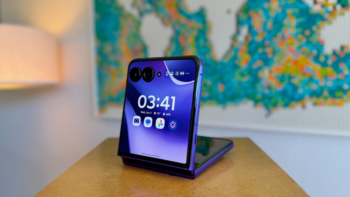 Motorola Razr Ultra 2026 Review: A Great Flip Phone But It Costs Too Much