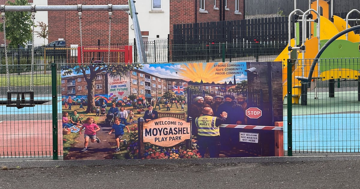 DUP want ‘full explanation’ from police after anti Muslim banner removed – The Irish News