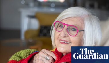 At 92, Liz Hicklin embarked on a standup career: ‘I didn’t think about ageing until I was over 90’ | Comedy