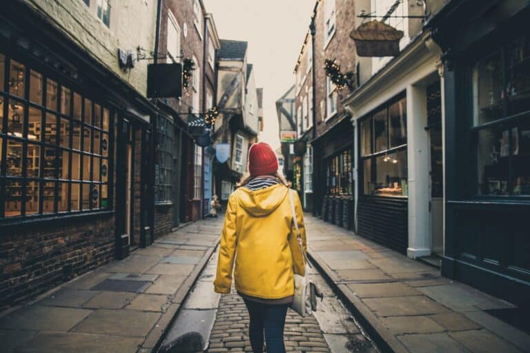 Here’s how much is needed in an ISA to earn £46,918 of passive income a year