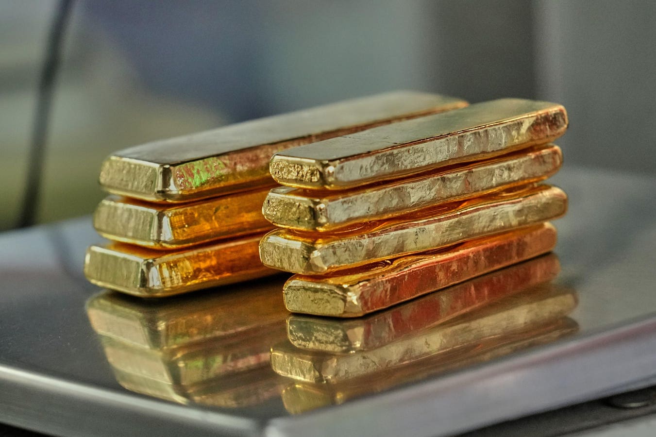 Gold And Silver Fall To 2-Month Lows