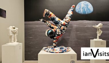 A celestial blockbuster lights up the Saatchi Gallery