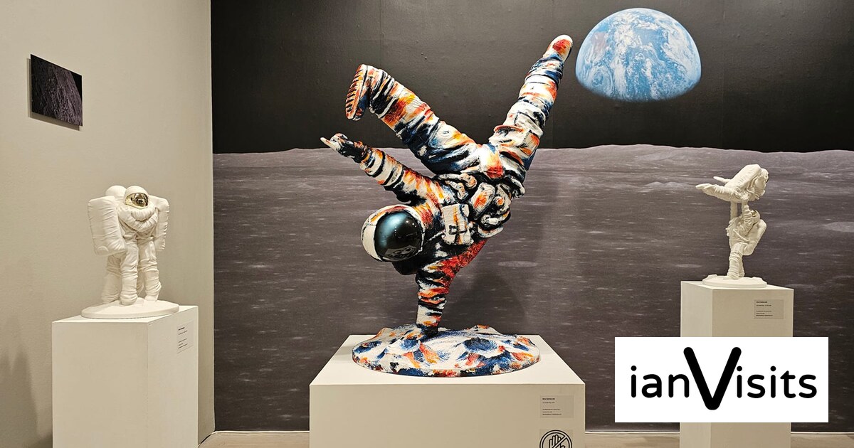 A celestial blockbuster lights up the Saatchi Gallery