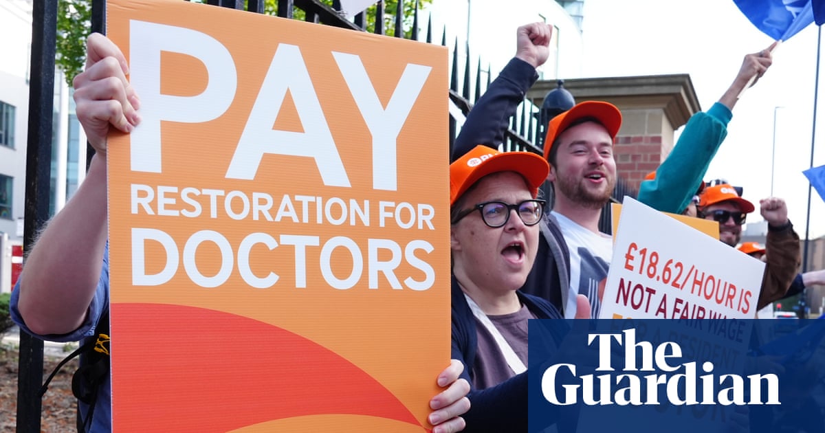 Resident doctors in England call off strike action after new government offer | Doctors