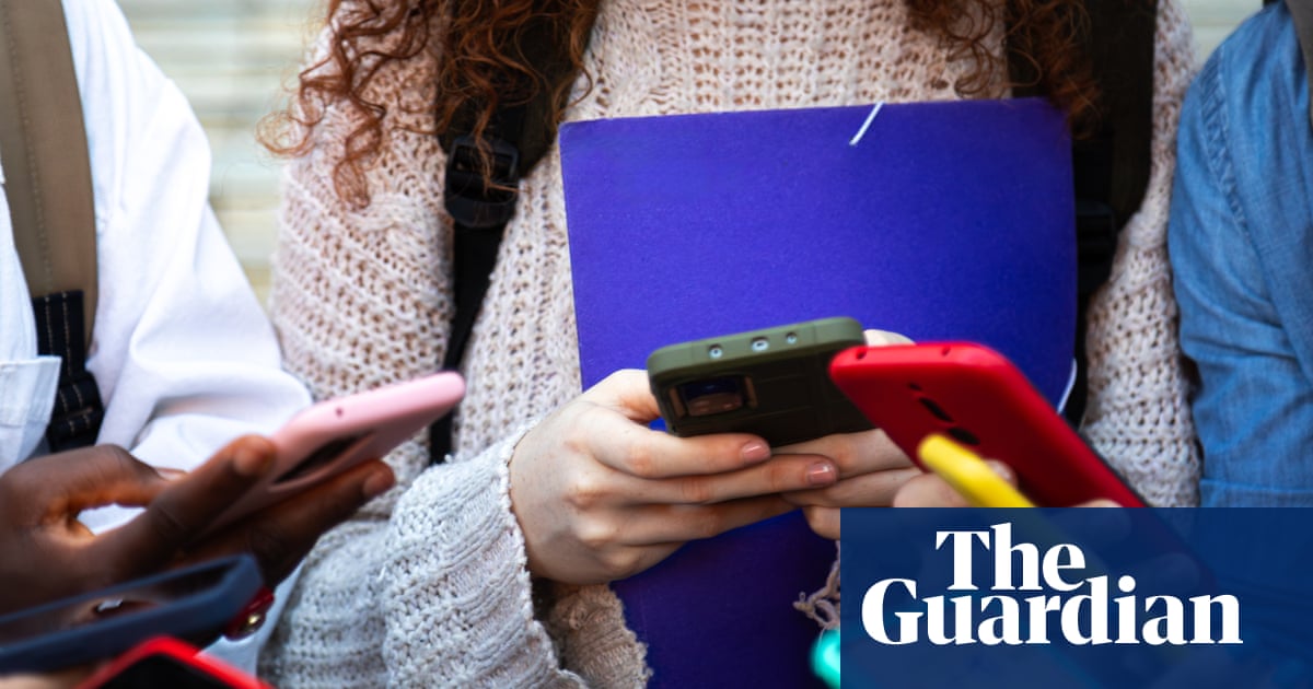 Why is the UK launching an ‘Australia plus’ social media ban and how will it work? | Social media ban