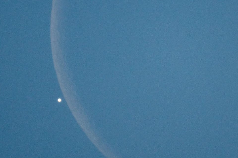 Lunar Occultation Of Venus At Telescope From Italy
