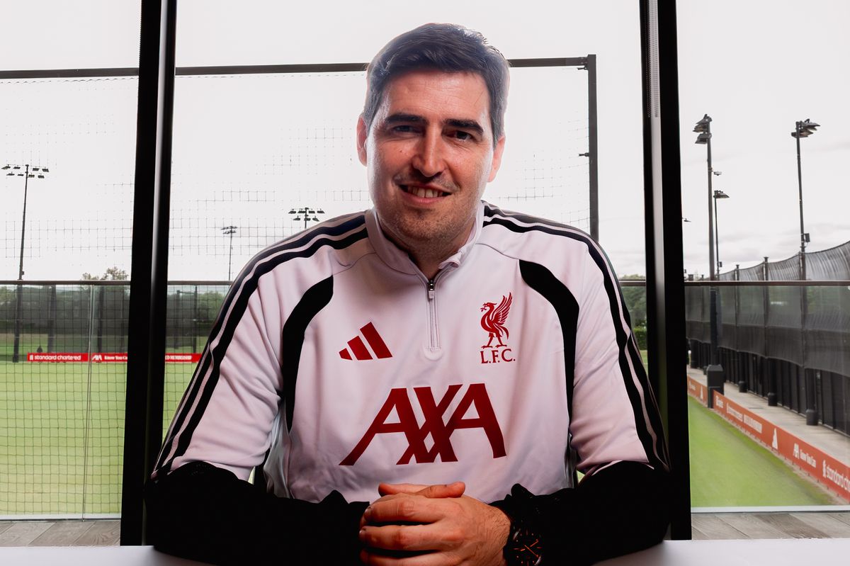 Liverpool manager Andoni Iraola