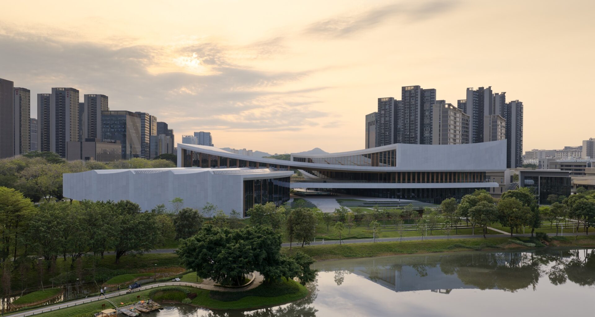 Songshan Lake Exhibition and Performance Centre / ZHA
