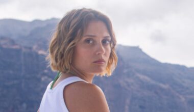 Netflix's Spanish answer to The White Lotus is full of secrets