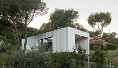 Casa 144º / Jaime Prous Architects