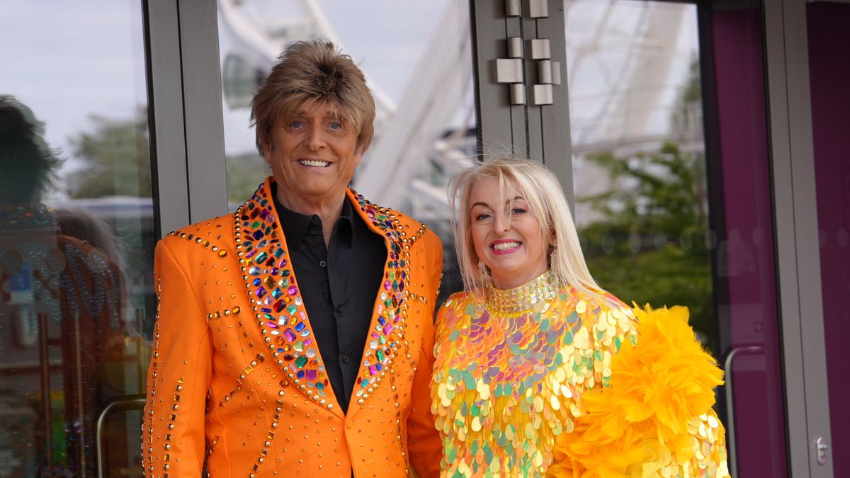Barry Manilow fans Wayne Denton and Janet Martin