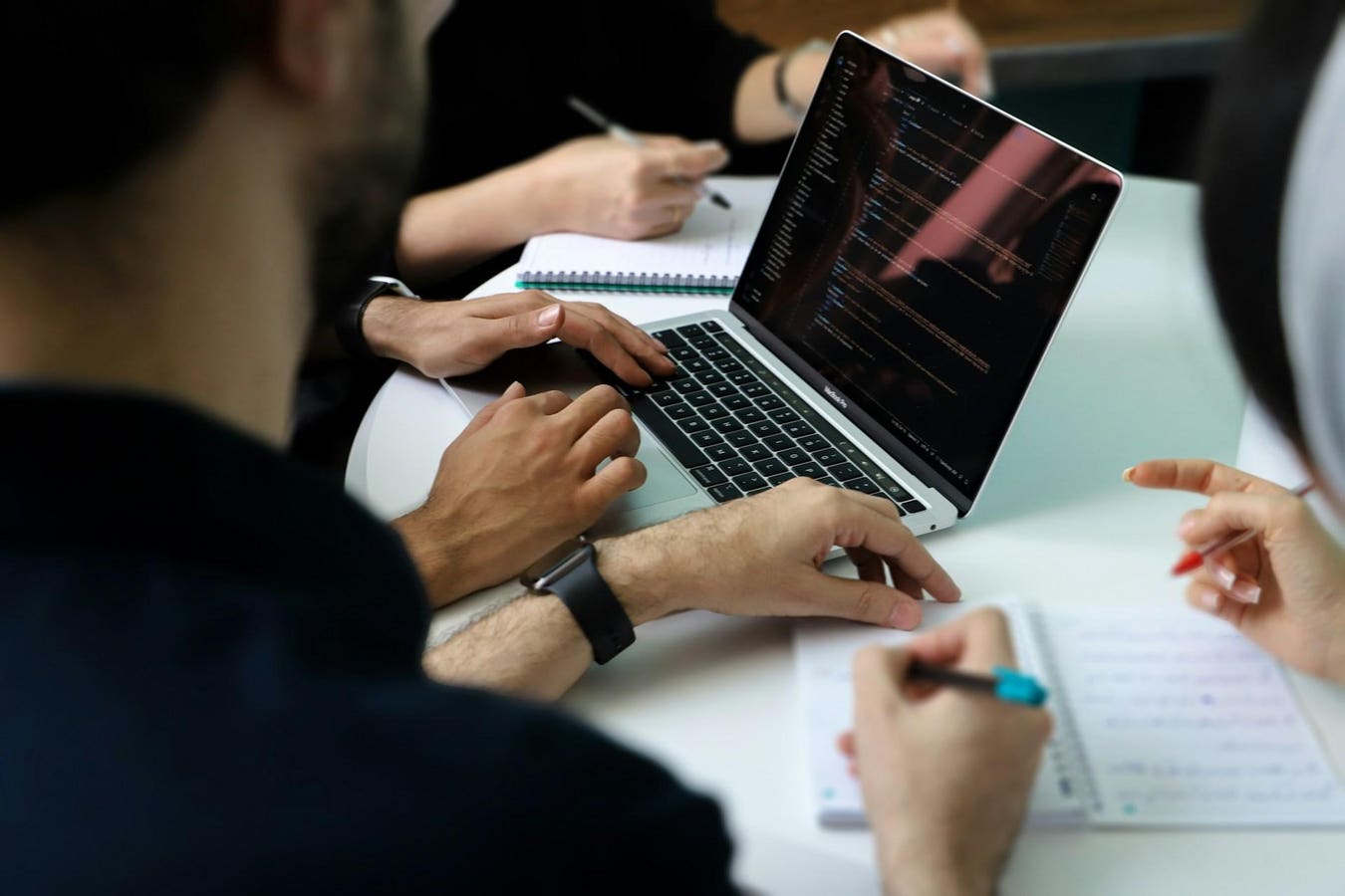 5 ChatGPT Prompts Smart Leaders Use Before High-Stakes Meetings