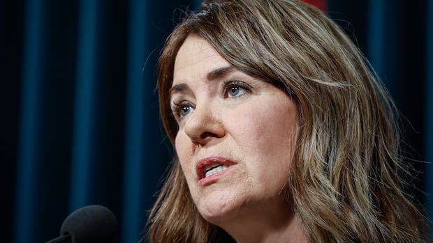 Smith tells First Nations chiefs to 'check themselves' after treason accusation over separation question