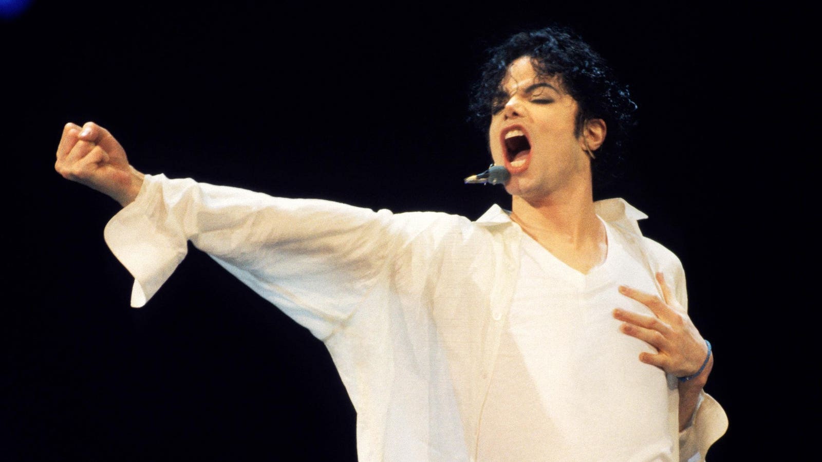Michael Jackson’s Non-Single Ties ‘Thriller’ As One Of His Biggest Hits