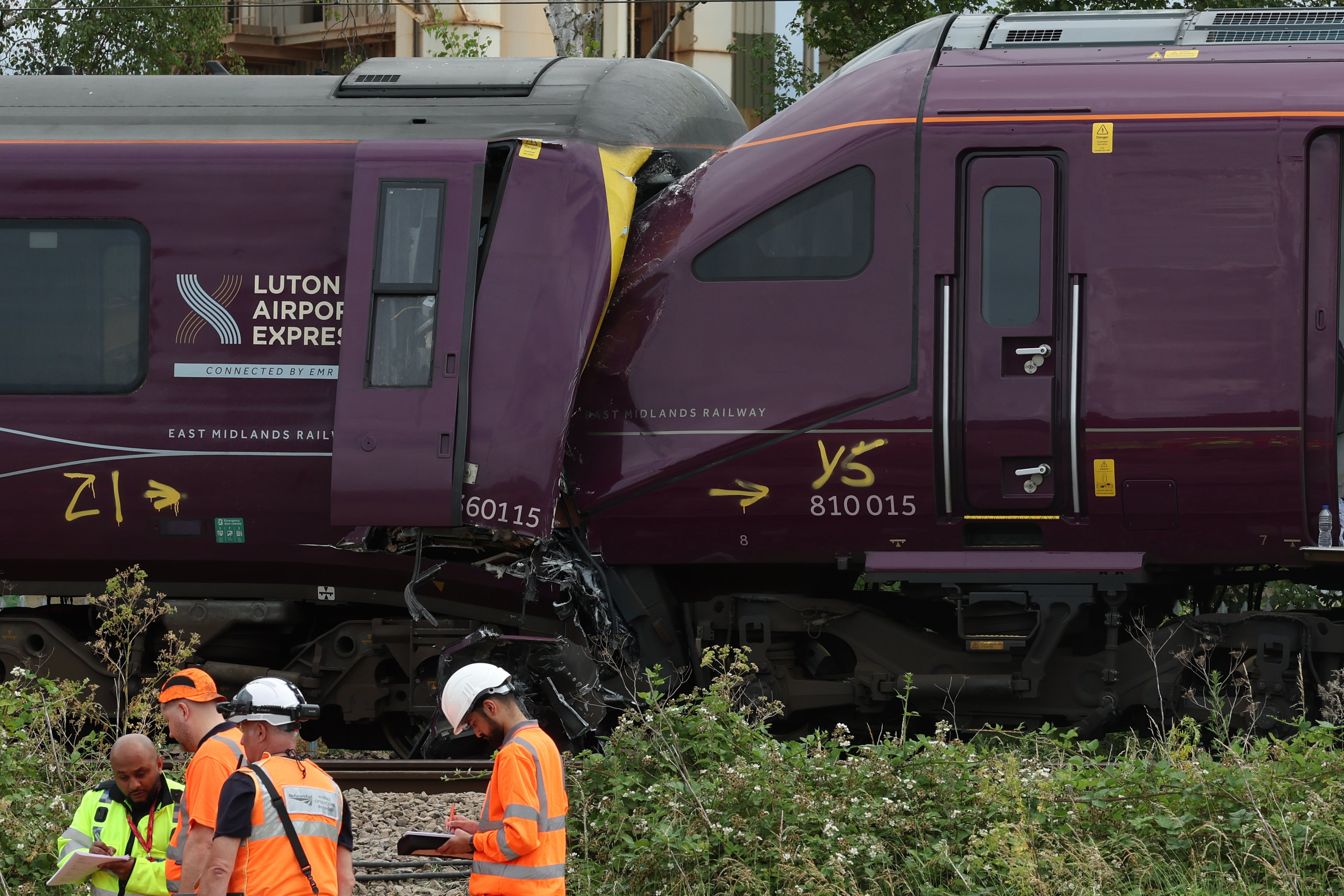 One of the trains appeared to be the Luton Airport Express