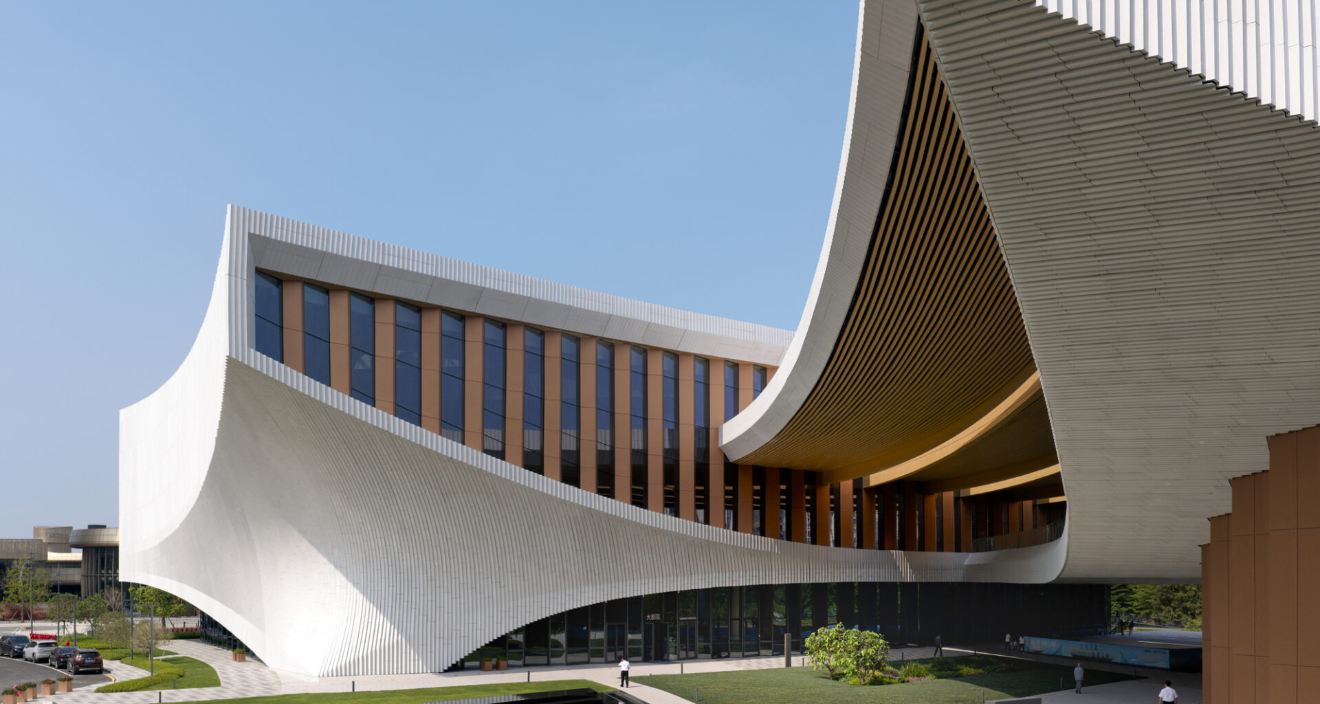 ZHA's Songshan Lake Exhibition and Performance Center Opens in Dongguanm, China