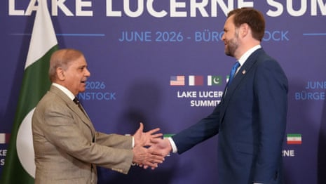 JD Vance meets Pakistan delegation before Iran talks in Switzerland – video