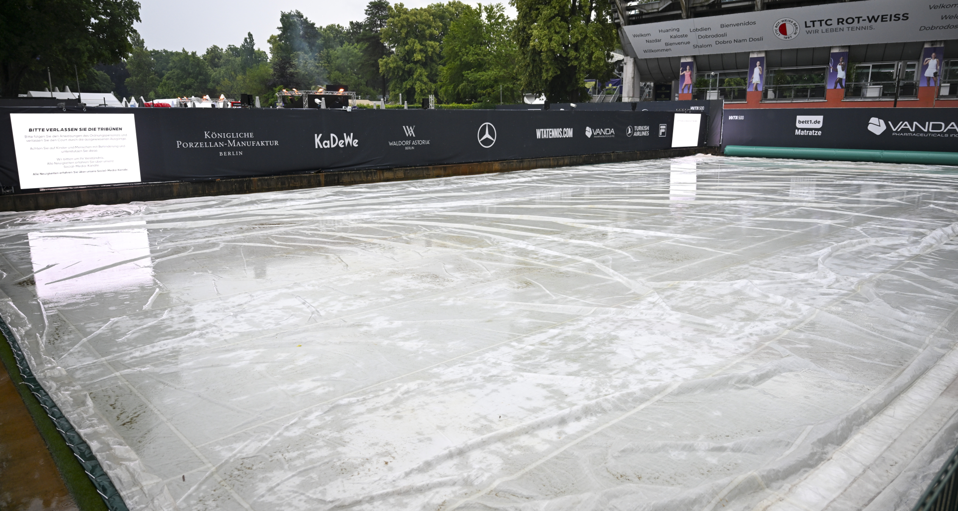 Berlin Open forced to evacuate fans in chaotic scenes before final as statement released