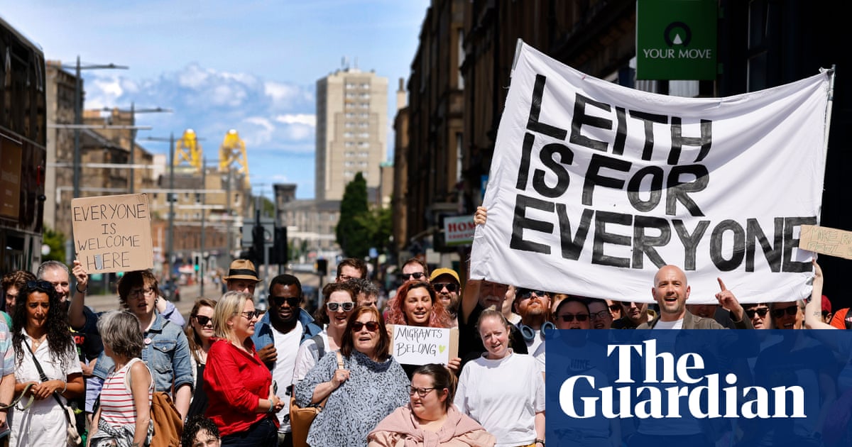 Taxi and Uber rider targeted in suspected anti-Muslim attacks in Edinburgh, say witnesses | Scotland