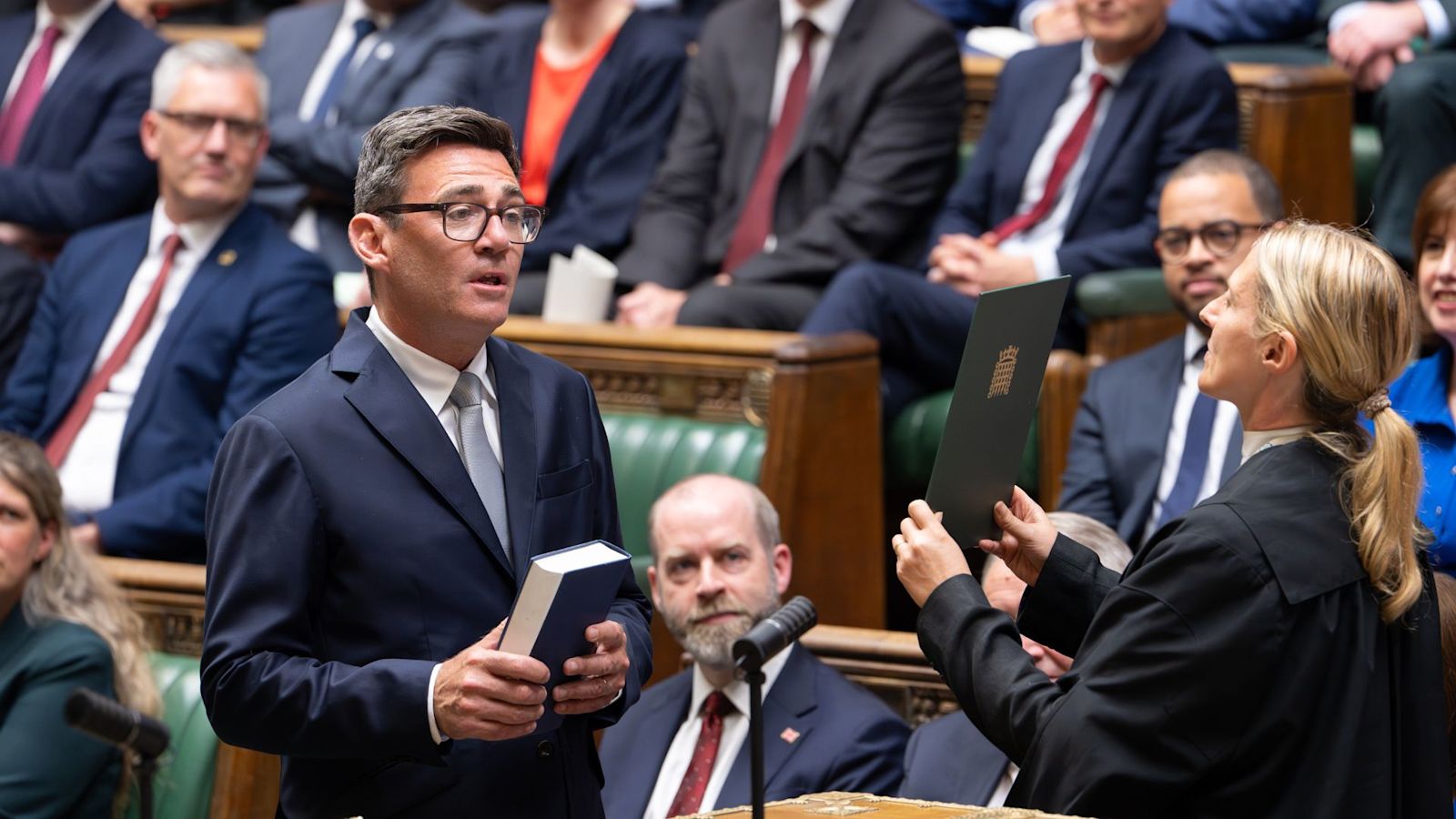 Burnham sworn in as MP following Starmer's resignation