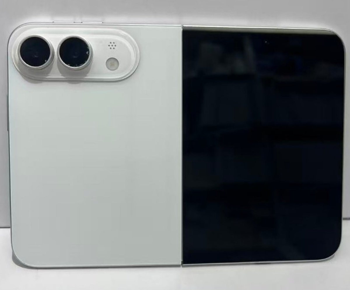 Purported iPhone Ultra dummy unit