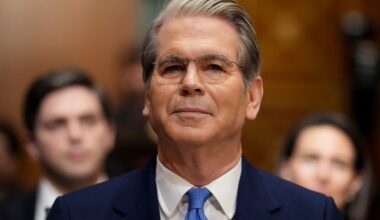 Bessent Signals Confidence in Warsh, Sees Inflation Coming Down
