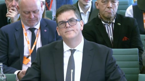 Olly Robbins describes ‘constant pressure’ to get Mandelson in post – video