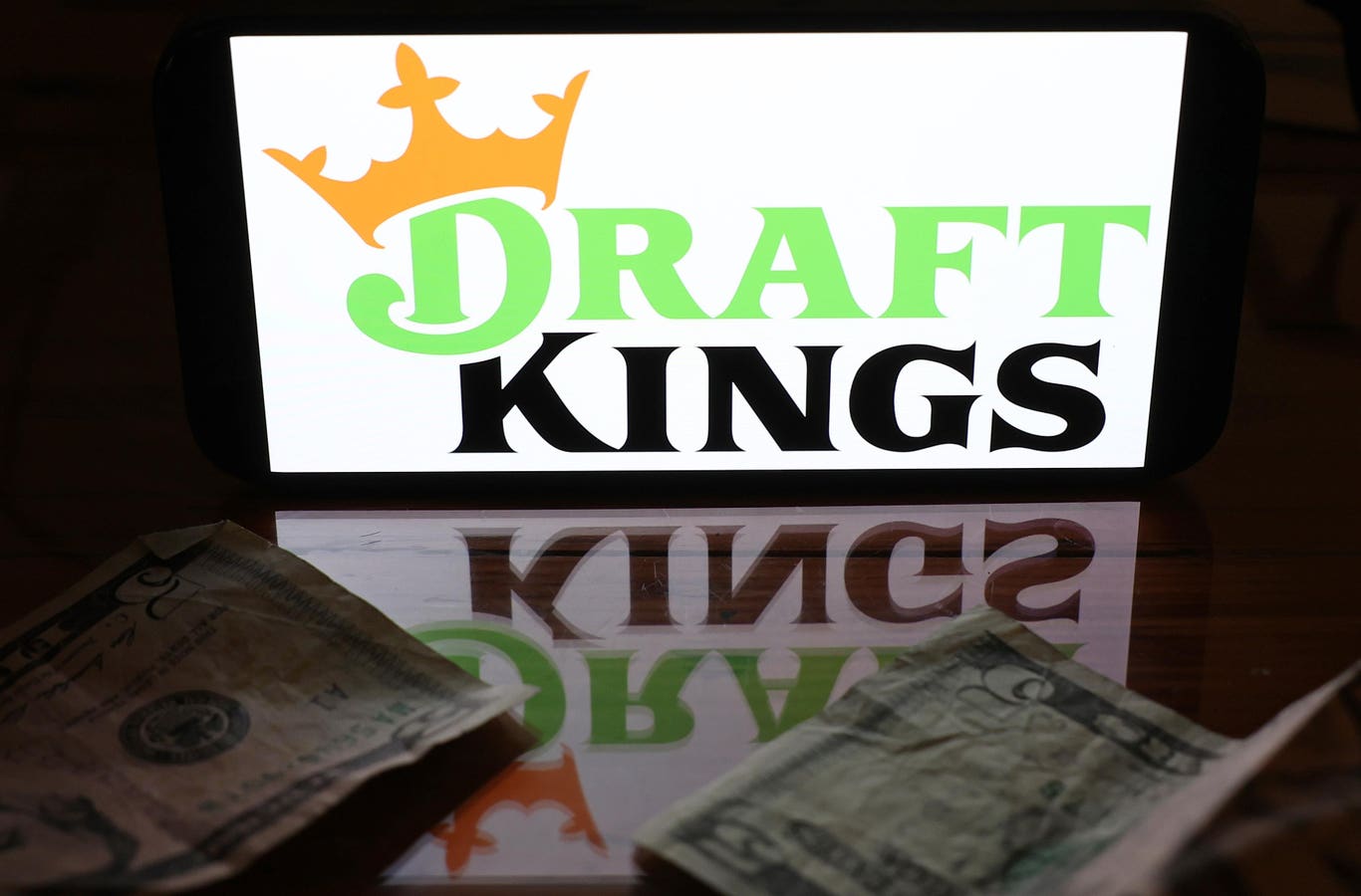 Illinois Man Who Bet $2 Million Sues DraftKings Over Gambling Addiction