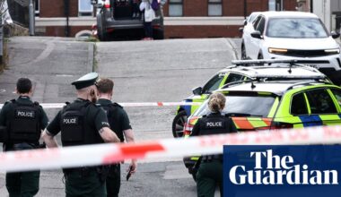 Man seriously injured in Belfast stabbing Starmer describes as ‘sickening’ | UK news