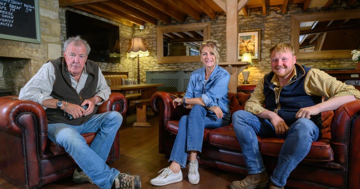 Jeremy Clarkson's pub staff 'walk out after many problems'